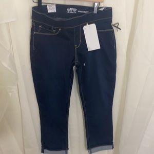 Levi Signature Capri’s